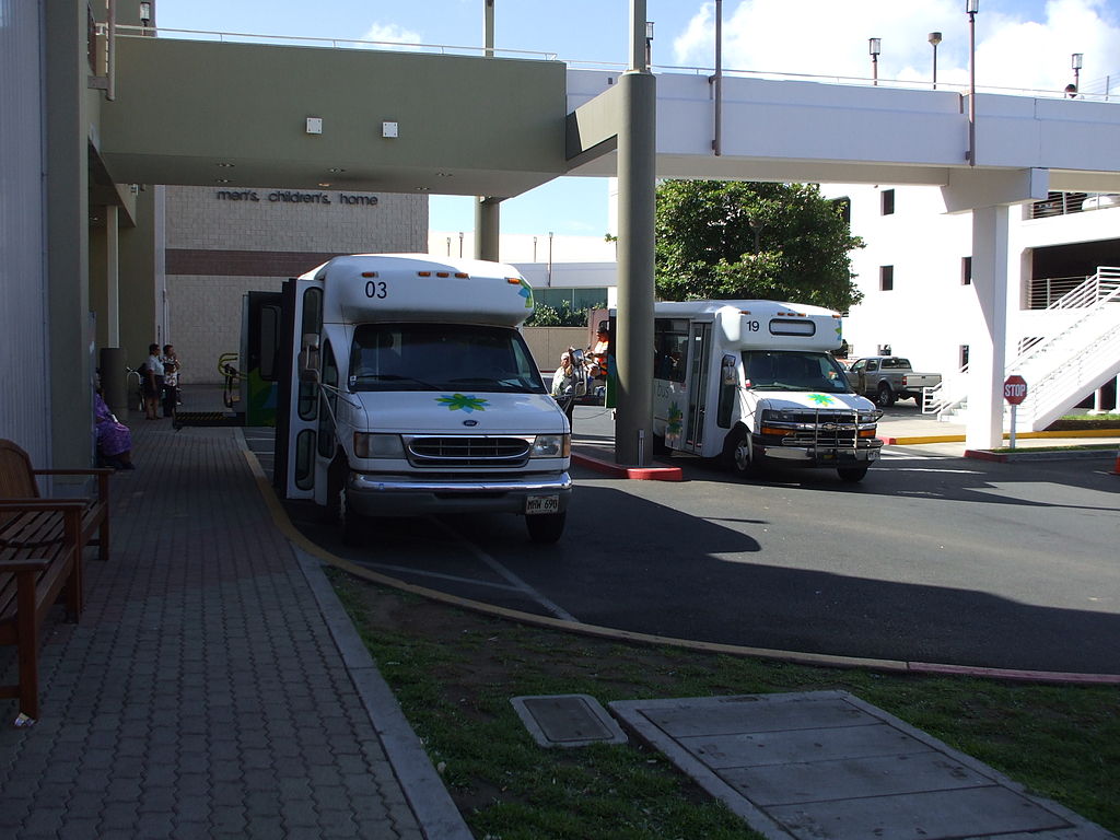 1024px-MauiBusParatransit
